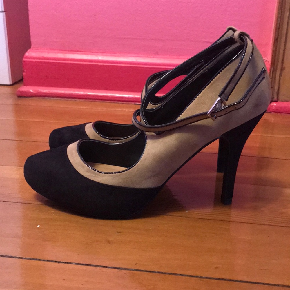 Heels - Picture 3 of 8